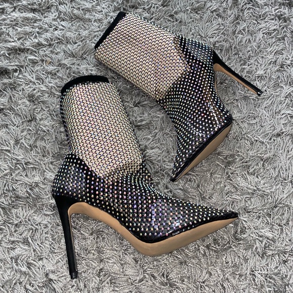 Heels - Picture 2 of 8